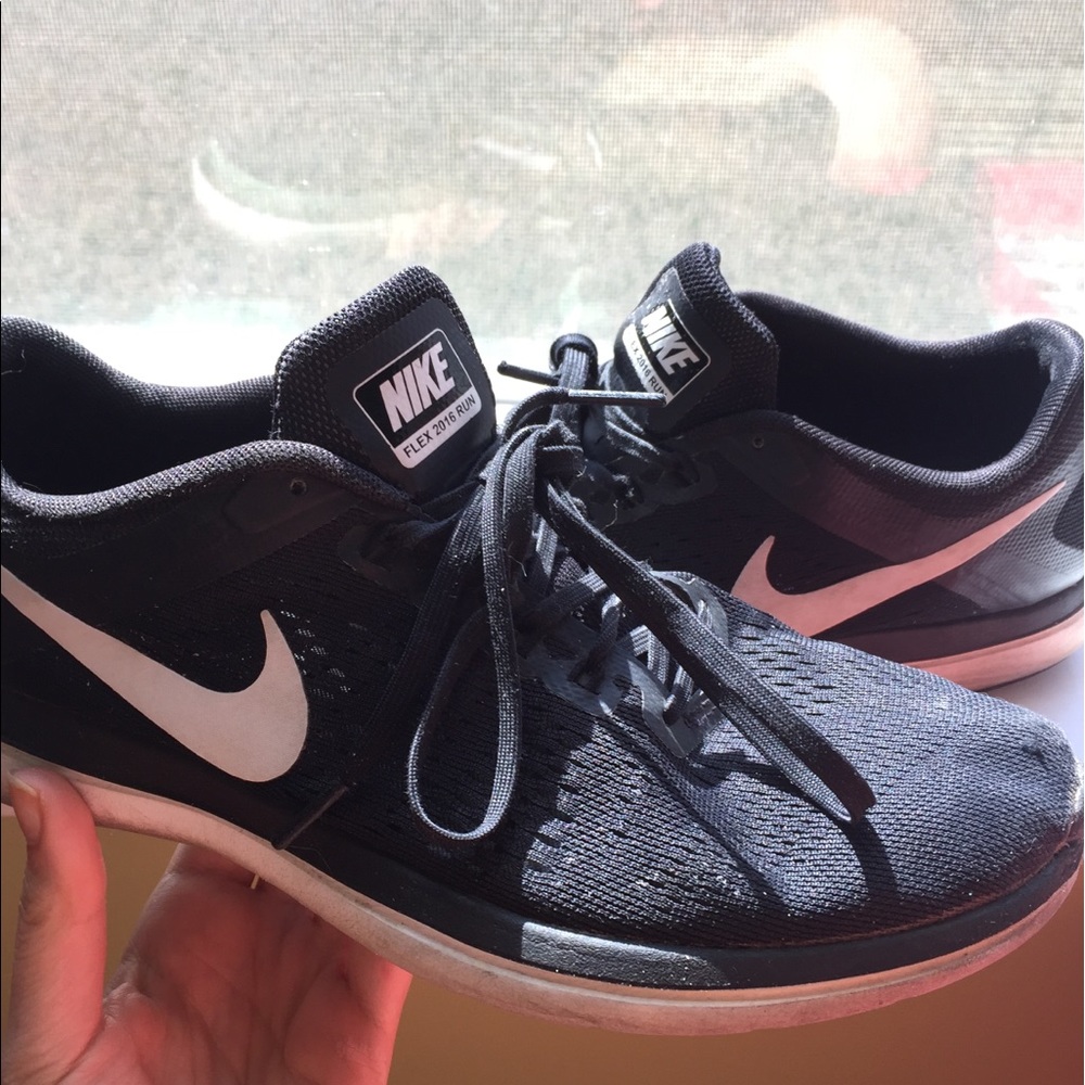 black nike sneakers